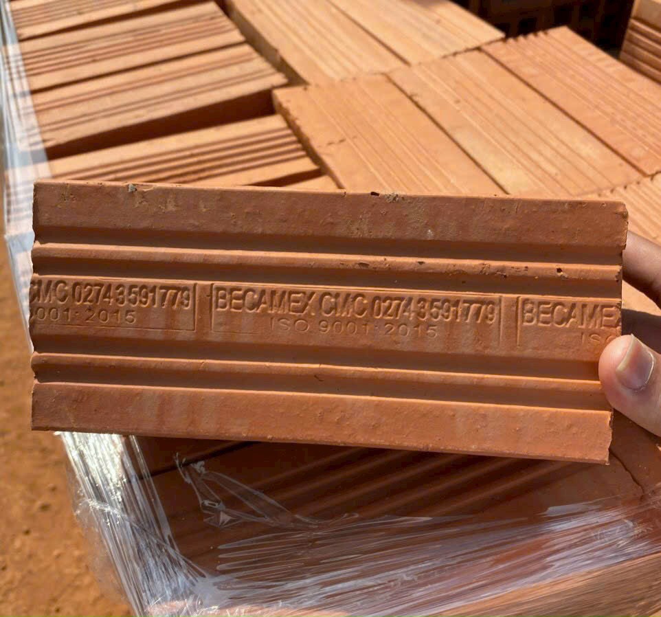 Gạch ống Tuynel 8x8x18cm Becamex A1-2817